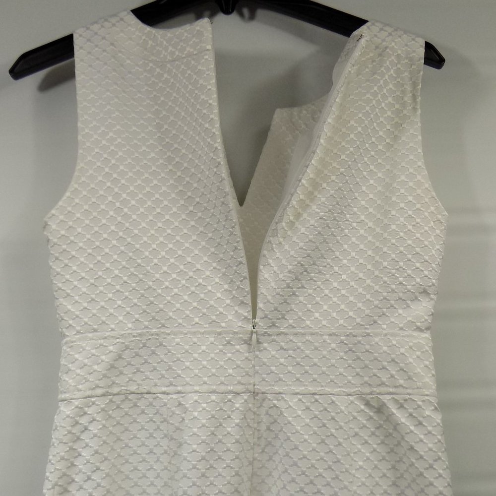 Liz Claiborne White Mid Length Dress Size 4 - Picture 10 of 10